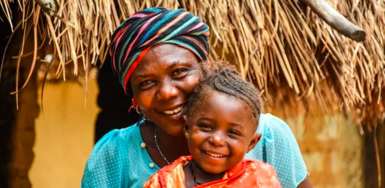 african women with a child